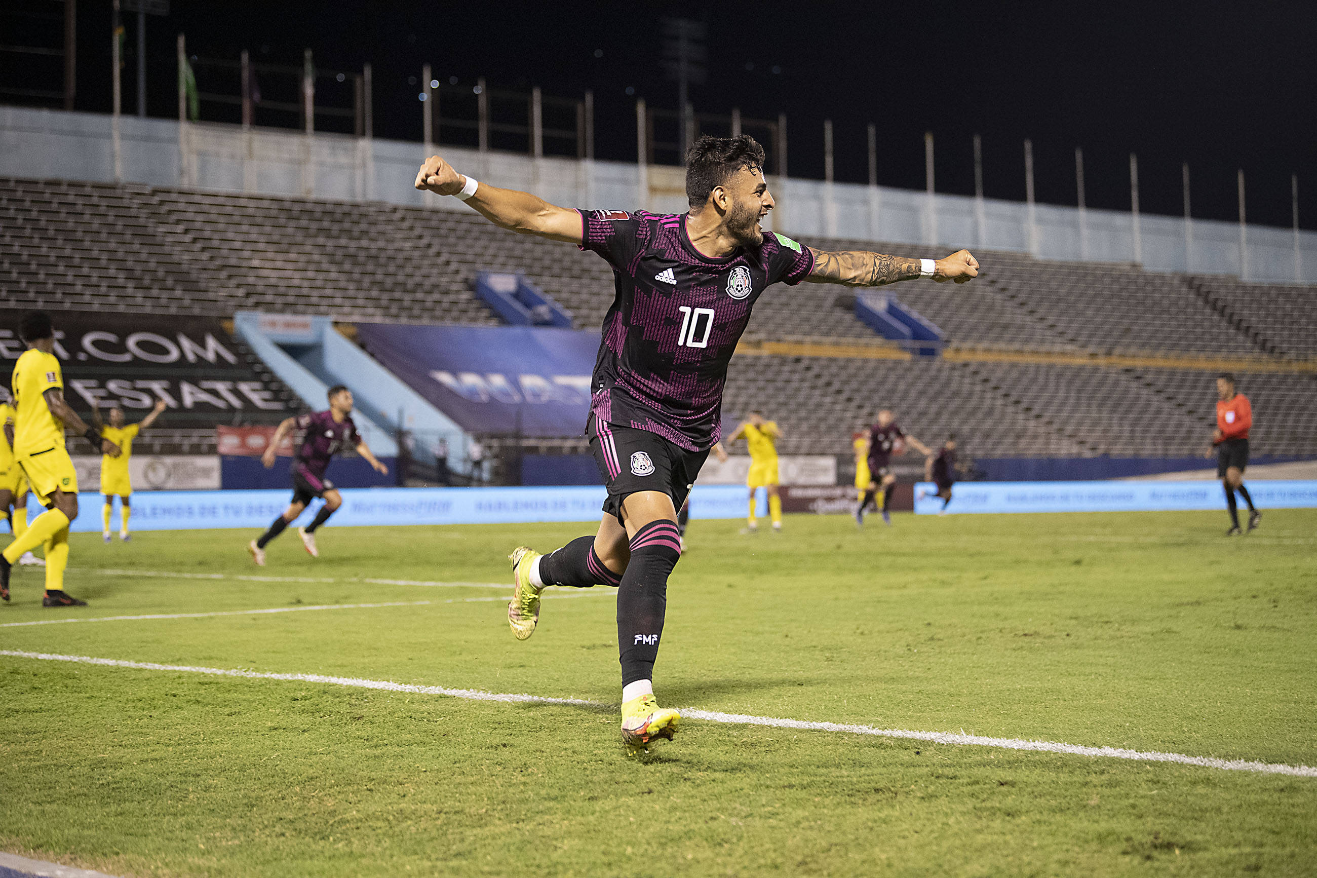 赵继伟赛点兑现，广州队淘汰明尼苏达森林狼晋级四强，主帅激动落泪的简单介绍